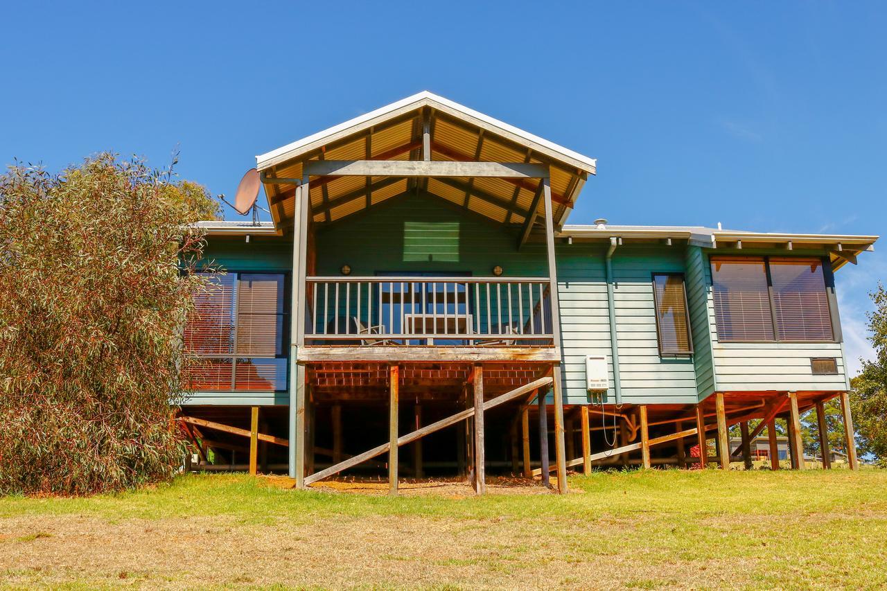 Rainbow Trail Chalets Pemberton Exterior photo