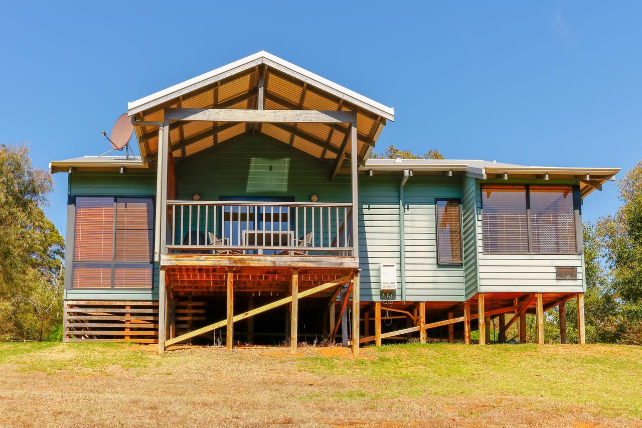 Rainbow Trail Chalets Pemberton Exterior photo
