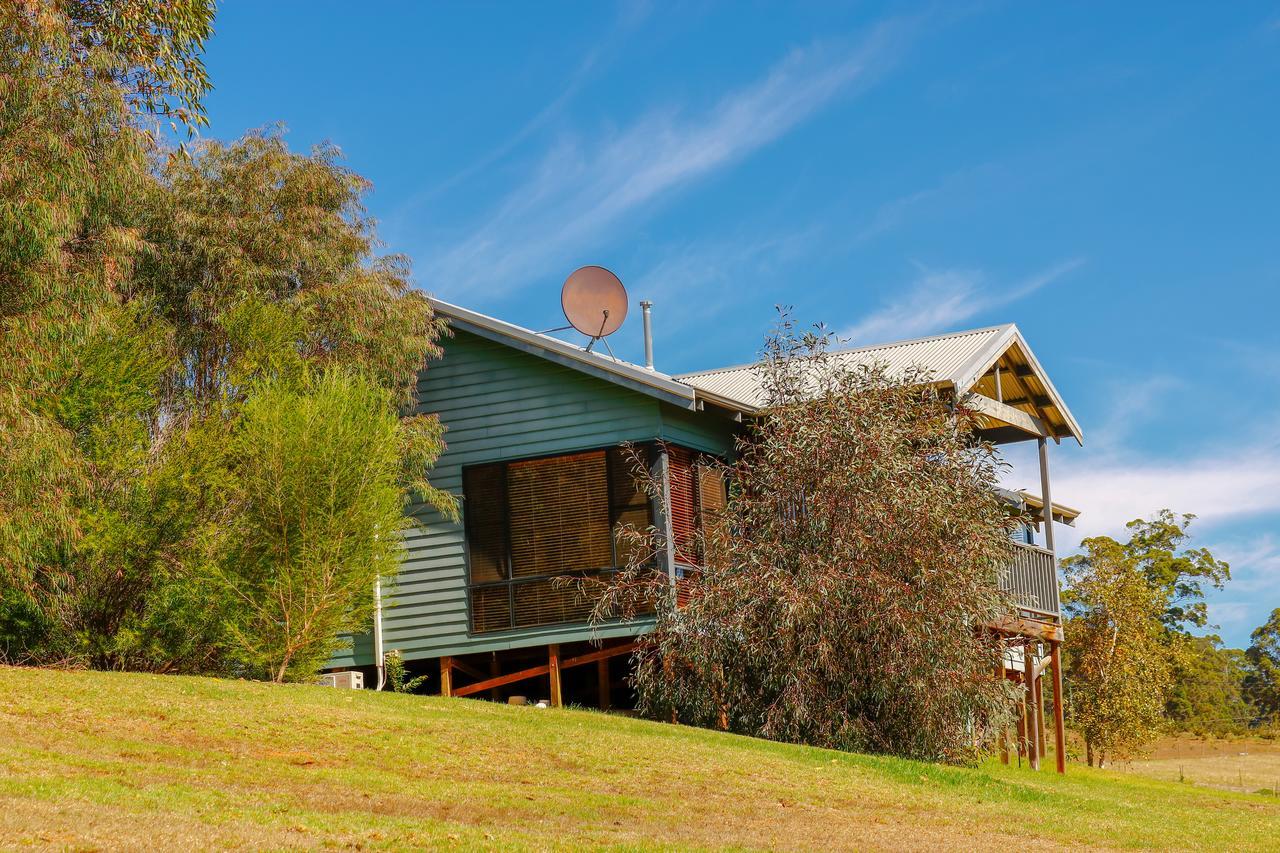 Rainbow Trail Chalets Pemberton Exterior photo